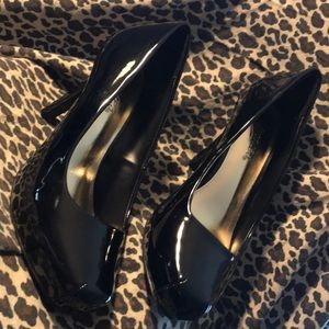 Candie’s black shinny heels size 6